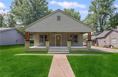 832 S Hickory Street, Ottawa, KS 66067