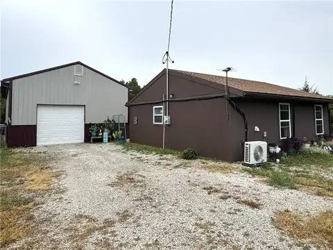 70 Foxwood Drive, Linn Valley, KS 66040