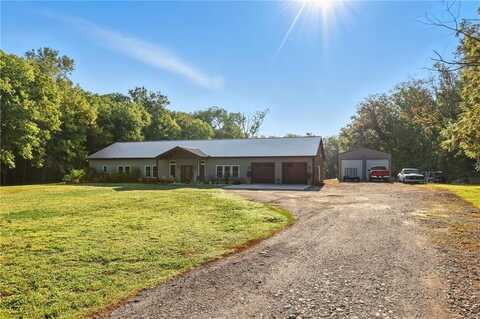 701 NW 176th Street, Smithville, MO 64089