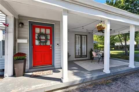 8303 Ward Parkway, Kansas City, MO 64114