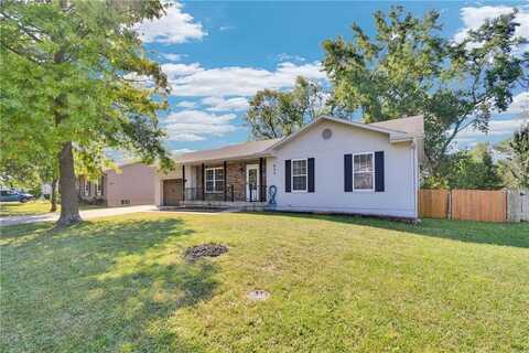 825 Quail Ridge Road, Peculiar, MO 64078