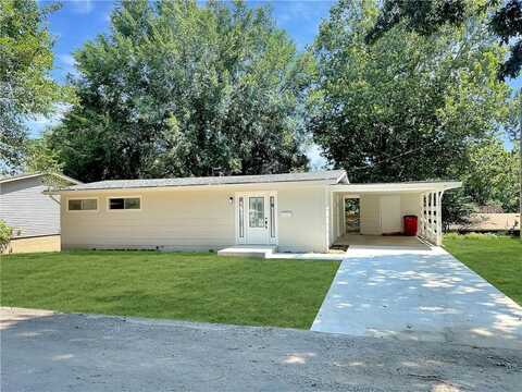 902 S 23rd Street, Lexington, MO 64067