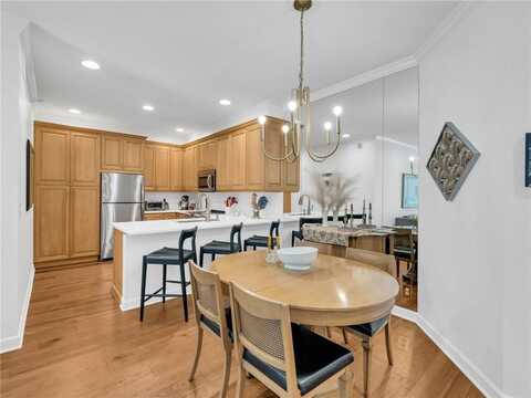 4949 Wornall Road, Kansas City, MO 64112