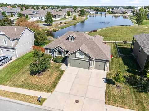 1106 SW 10th Street, Oak Grove, MO 64075