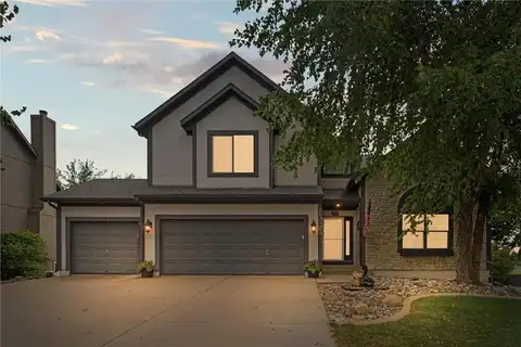 15525 S SUMMERTREE Lane, Olathe, KS 66062
