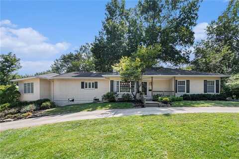 8901 Lee Boulevard, Leawood, KS 66206