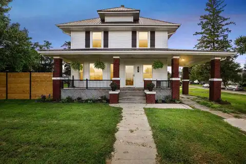 207 N Ash St, Stanwood, IA 52337