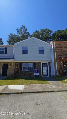 502 Myrtlewood Circle, Jacksonville, NC 28546