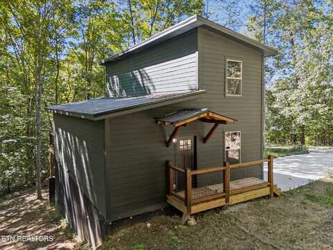 717 Country Oaks Lane, La Follette, TN 37766