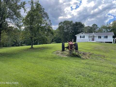 962 Old Harriman Hwy, Oliver Springs, TN 37840