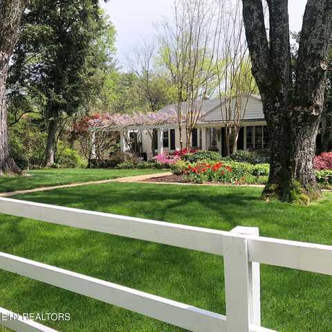 1604 Duncan Rd, Knoxville, TN 37919