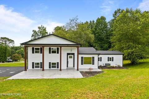 219 Reba Ave, Harriman, TN 37748