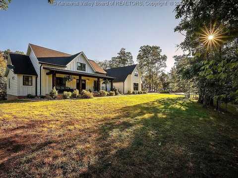 482 Travelers Ridge, Winfield, WV 25213
