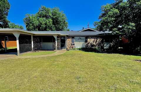 1604 Ennis Street, Plainview, TX 79072