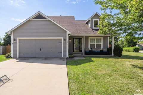 925 Hickory Court, Eudora, KS 66025