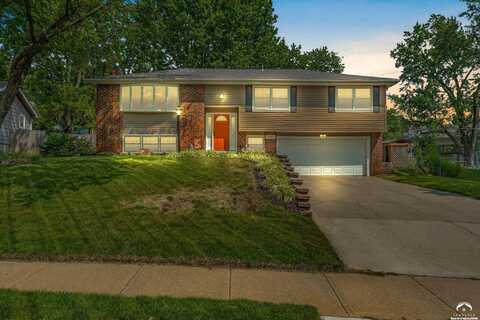 2904 Rimrock Drive, Lawrence, KS 66047