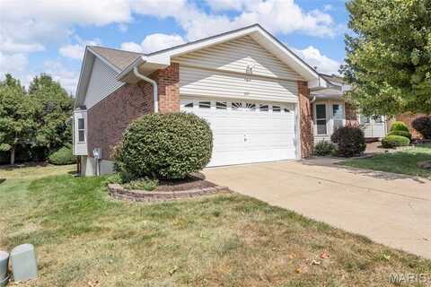 207 Southern Oaks Drive, Saint Charles, MO 63303