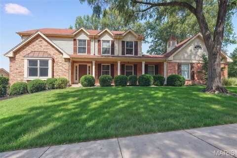 385 Greentrails Drive S, Chesterfield, MO 63017