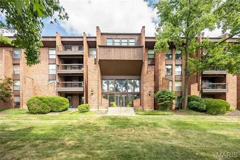 539 Coeur De Royale Drive, Creve Coeur, MO 63141