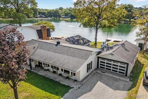 32 Lakeshore Drive, Belleville, IL 62220