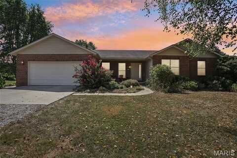 132 Quail Hollow Road, Greenville, IL 62246