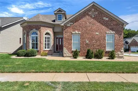 212 Natural Spring Drive, Saint Peters, MO 63366