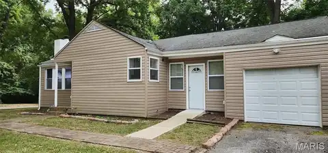 818 Robert Avenue, Ferguson, MO 63135