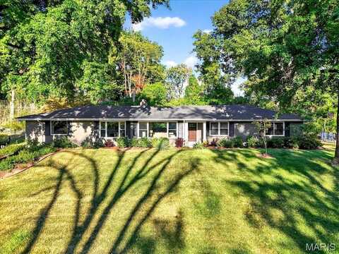 814 Mary Meadows Lane, Creve Coeur, MO 63141