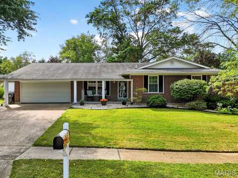 3716 Rue De Renard, Florissant, MO 63034