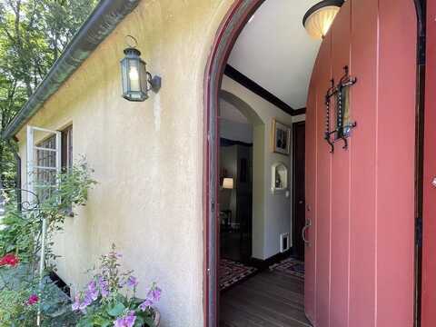 7 Nubanusit Lane, Peterborough, NH 03458