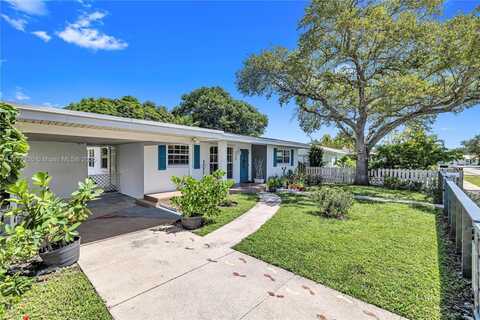 228 SW 3rd Ter, Dania Beach, FL 33004