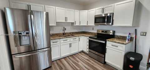 5643 Grant St, Hollywood, FL 33021