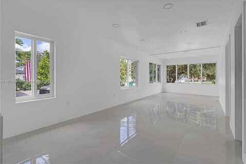 667 NW 14th St, Florida City, FL 33034
