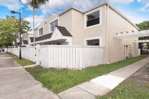 6855 SW 45th Ln, Miami, FL 33155
