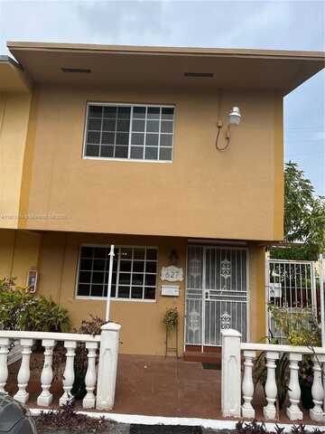 627 W 68th St, Hialeah, FL 33014