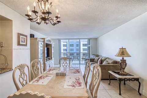 18051 Biscayne Blvd, Aventura, FL 33160
