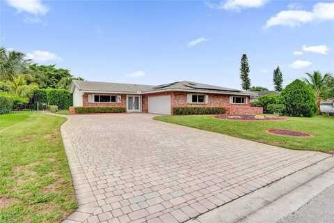 680 NW 100th Ln, Coral Springs, FL 33071