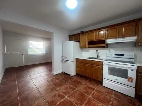 1651 SW 2nd St, Miami, FL 33135