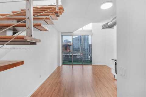 690 SW 1st Ct, Miami, FL 33130