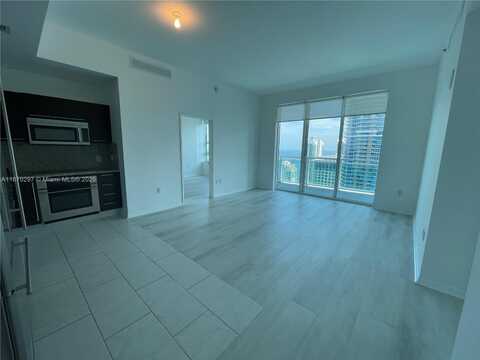 950 Brickell Bay Dr, Miami, FL 33131