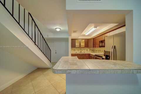 9371 Fontainebleau Blvd, Miami, FL 33172