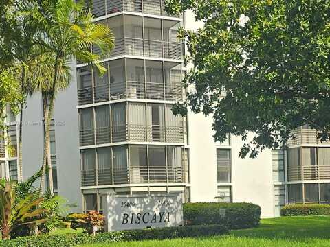 20400 W Country Club Dr, Aventura, FL 33180