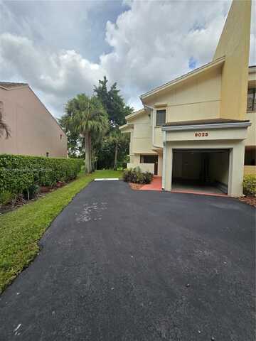 9023 NW 38th Dr, Coral Springs, FL 33065