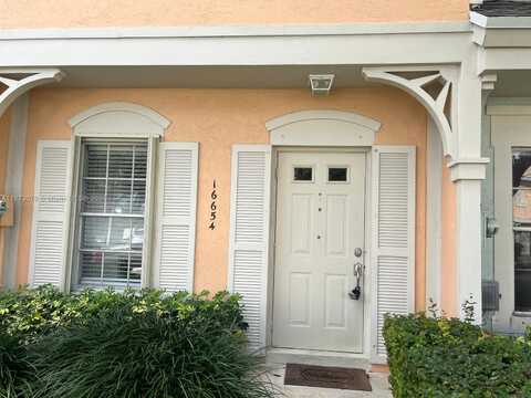 16654 Hemingway Dr, Weston, FL 33326