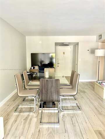 600 Parkview Dr, Hallandale Beach, FL 33009