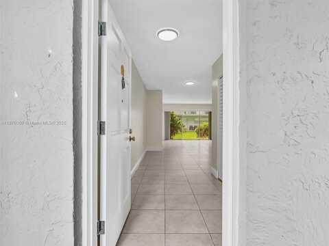 9367 Fontainebleau Blvd, Miami, FL 33172