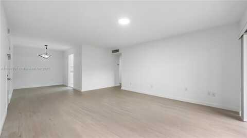 7975 SW 86th St, Miami, FL 33143