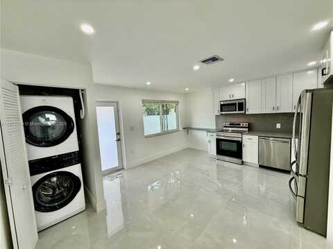 2885 NW 56th St, Miami, FL 33142