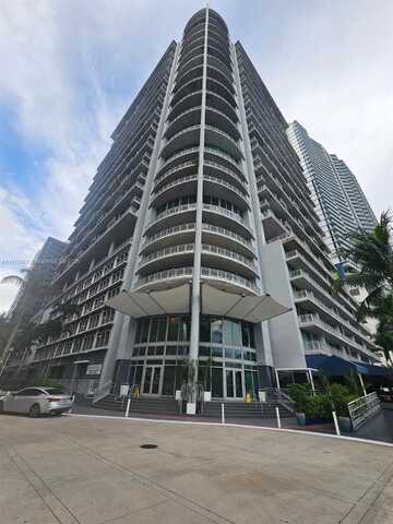 690 SW 1st Ct, Miami, FL 33130