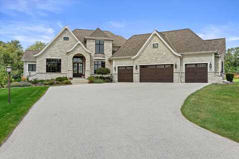 W336s981 Riemer Ct, Delafield, WI 53018